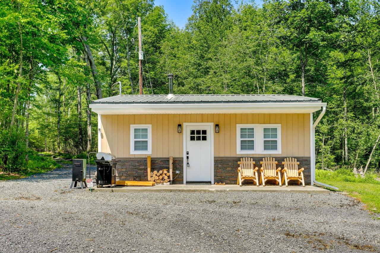 Secluded Poconos Cabin With Fire Pit On 75 Acres! East Stroudsburg Εξωτερικό φωτογραφία