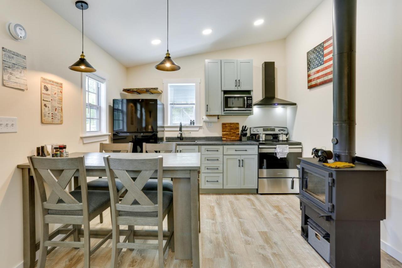 Secluded Poconos Cabin With Fire Pit On 75 Acres! East Stroudsburg Εξωτερικό φωτογραφία